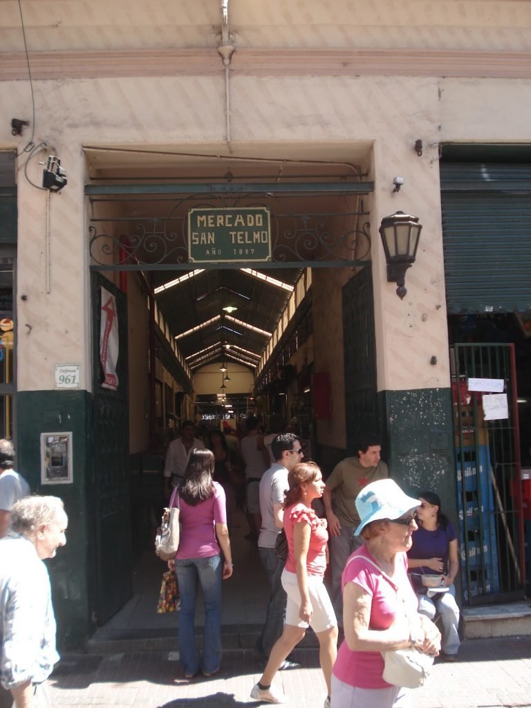 Mercado de San Telmo, no bairro