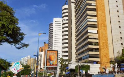 Fortaleza: caminhando pela Avenida Beira Mar