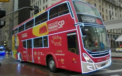 O novo ônibus de turismo em São Paulo, capital