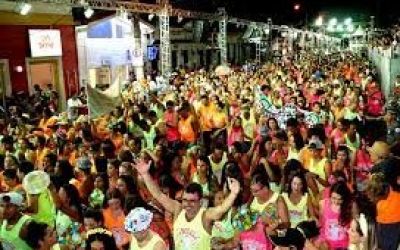 Como é o carnaval em Ilhabela, litoral de São Paulo?
