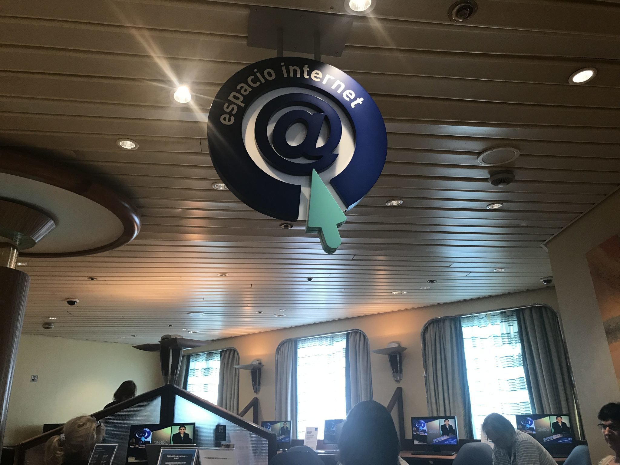 Viagem de navio: a internet a bordo. Vale a pena?