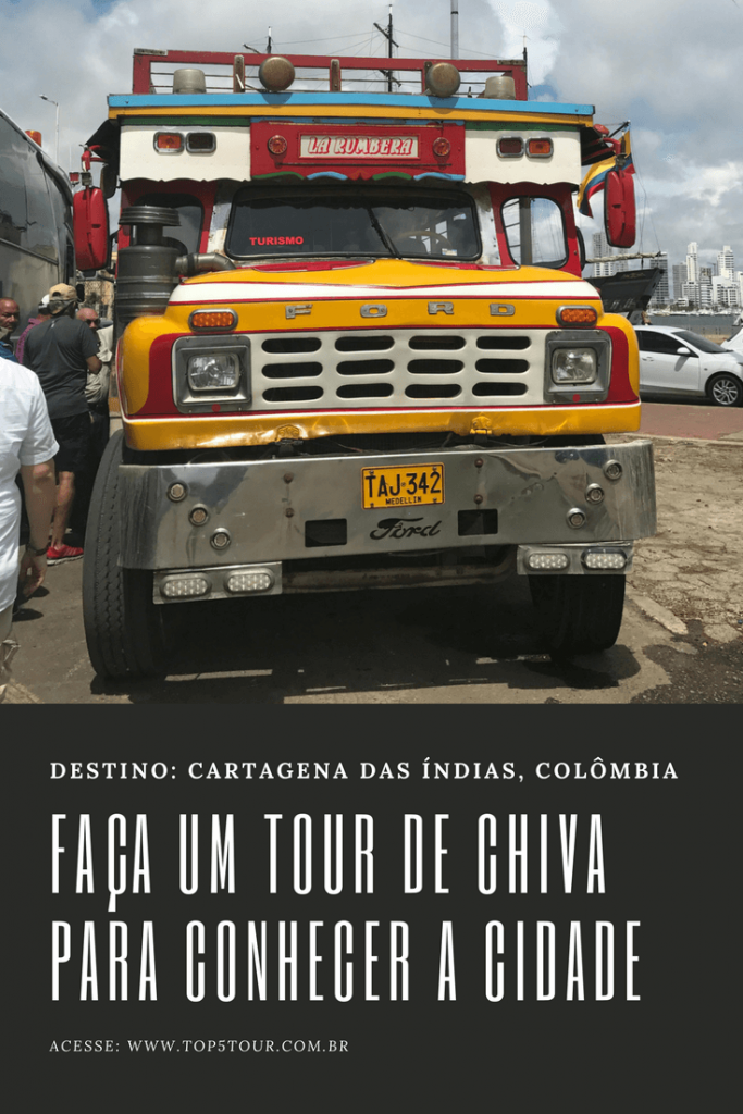 Faça um tour de Chiva por Cartagena da Índias, na Colômbia