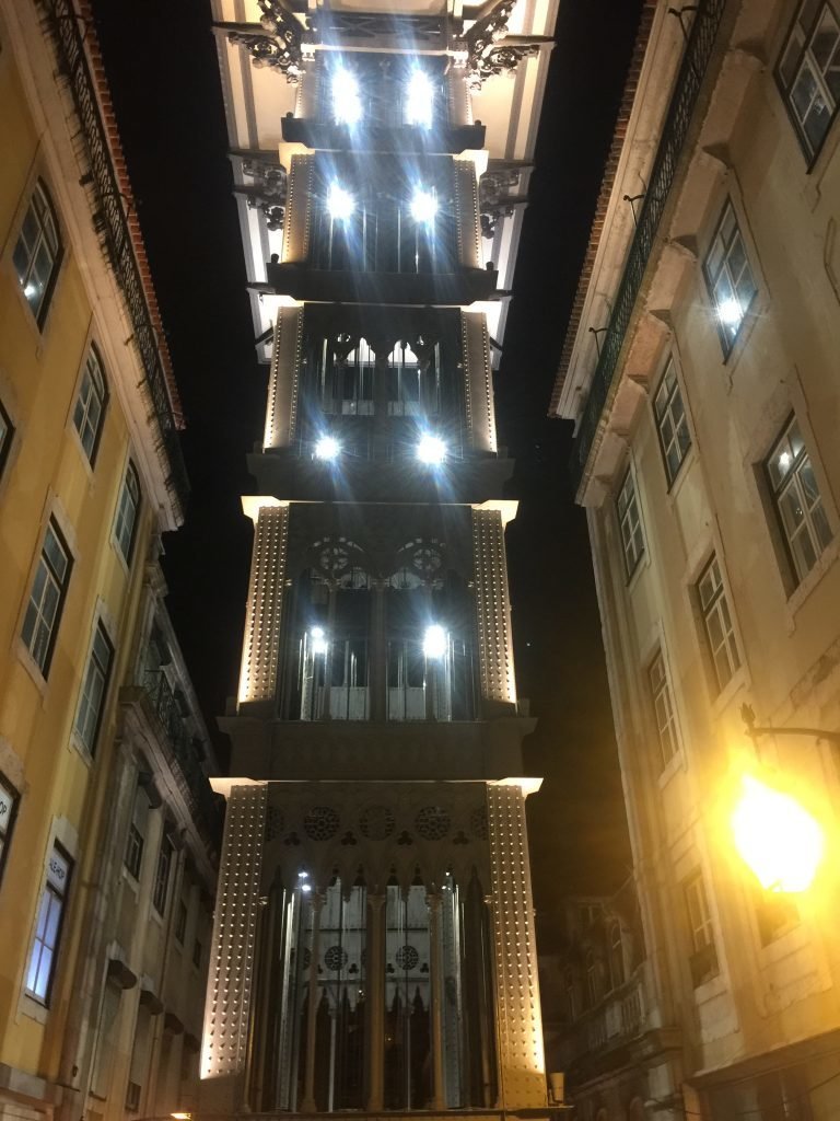 passeios indispensáveis em Lisboa - Elevador Santa Justa - Lisboa