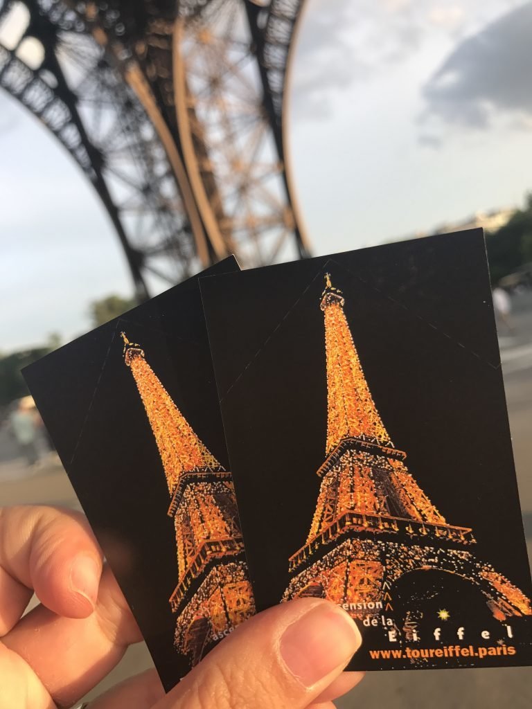 O jantar na Torre Eiffel