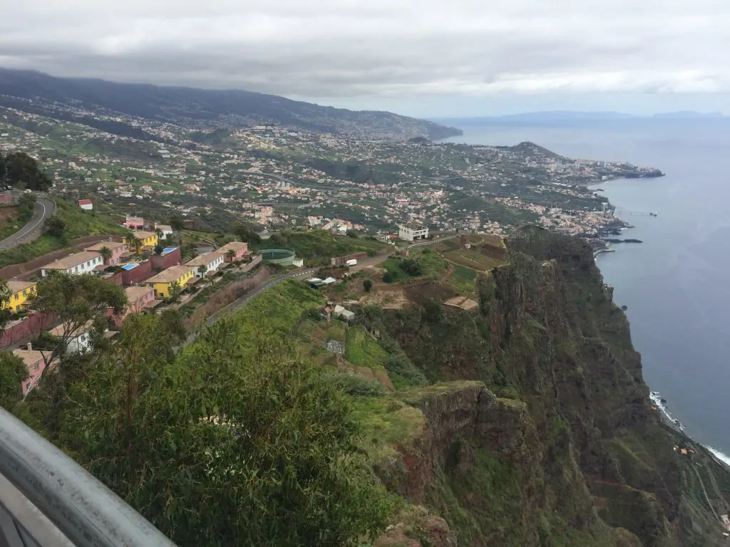 Vista lateral do Cabo Girão Vista lateral do Cabo Girão