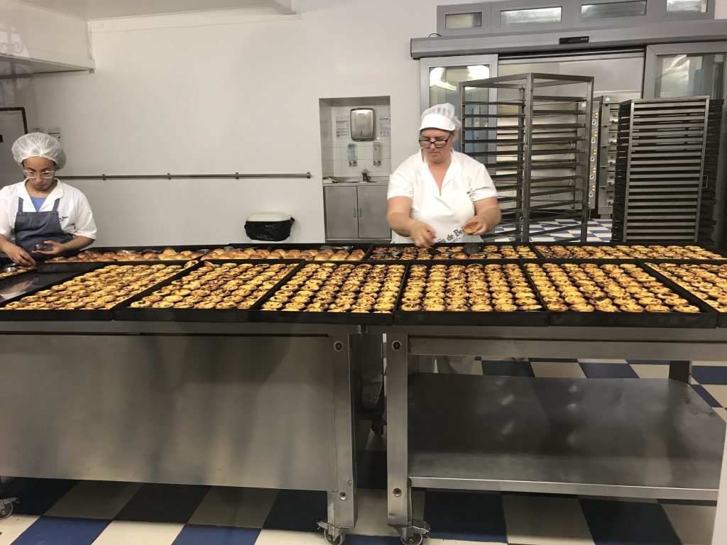 o famoso e tradicional pastel de belém de lisboa