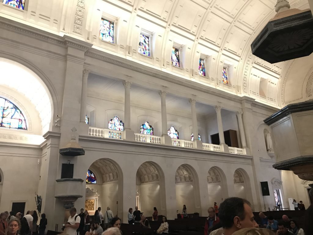 Basílica Nossa Senhora de Fátima por dentro, Portugal