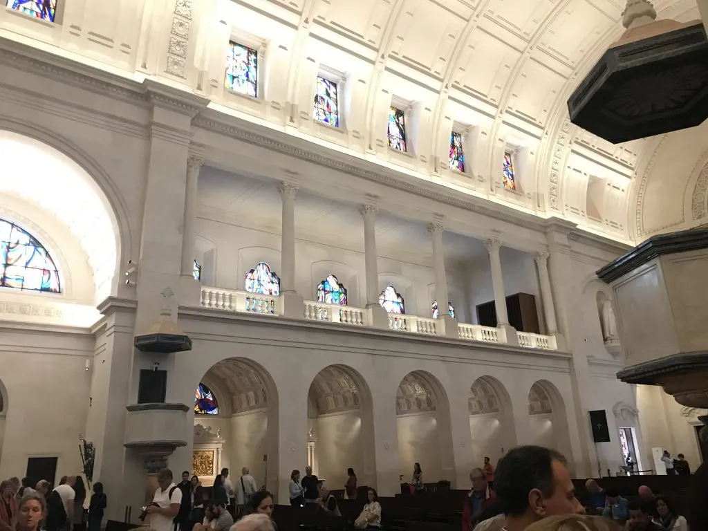 Basílica Nossa Senhora de Fátima por dentro, Portugal Basílica Nossa Senhora de Fátima por dentro, Portugal