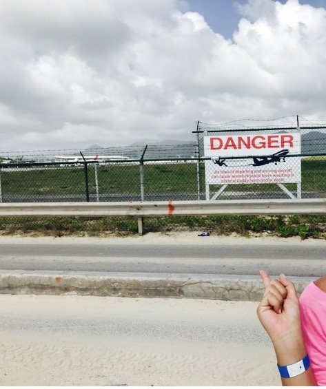 Maho Beach - aviso de perigo - Danger