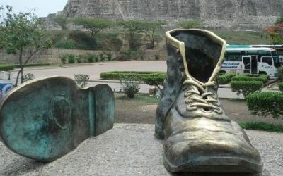 Cartagena: o monumento dos Sapatos Velhos