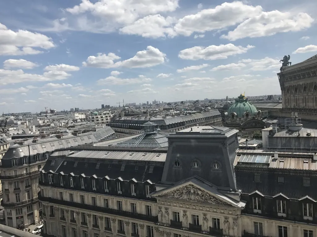 Vista de Paris do terraço da galeria Vista de Paris do terraço da galeria