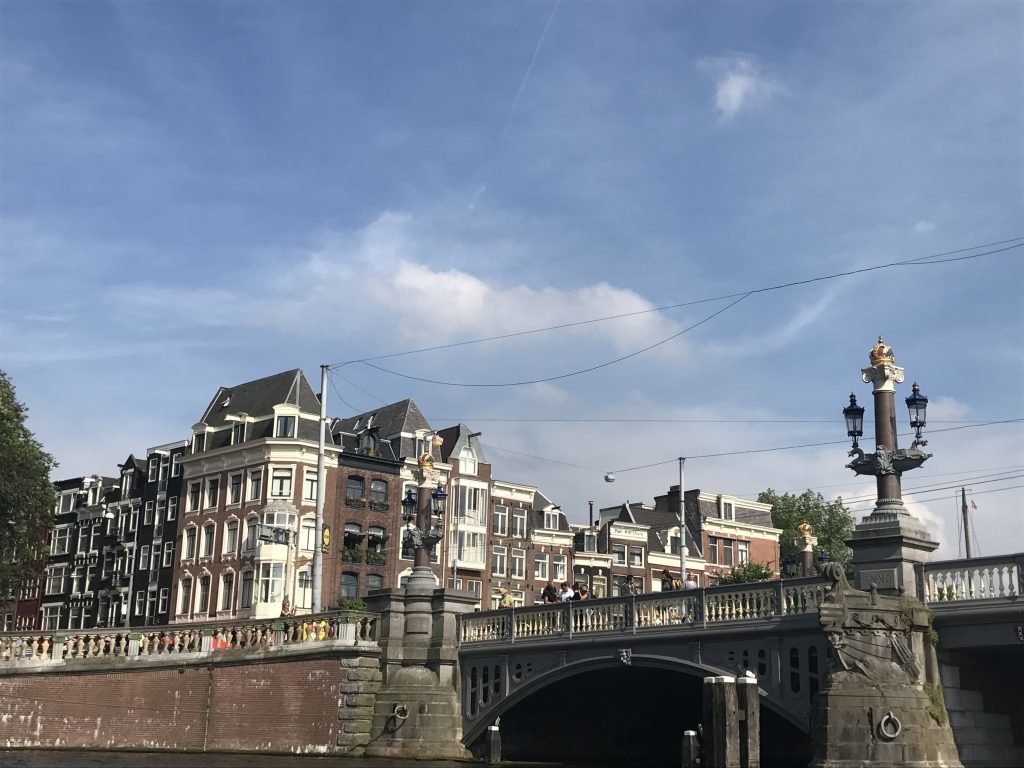 Cruzeiro pelos canais de Amsterdam