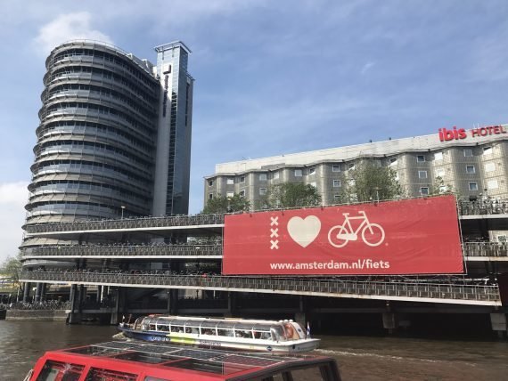 Estacionamento de bicicleta em Amsterdam