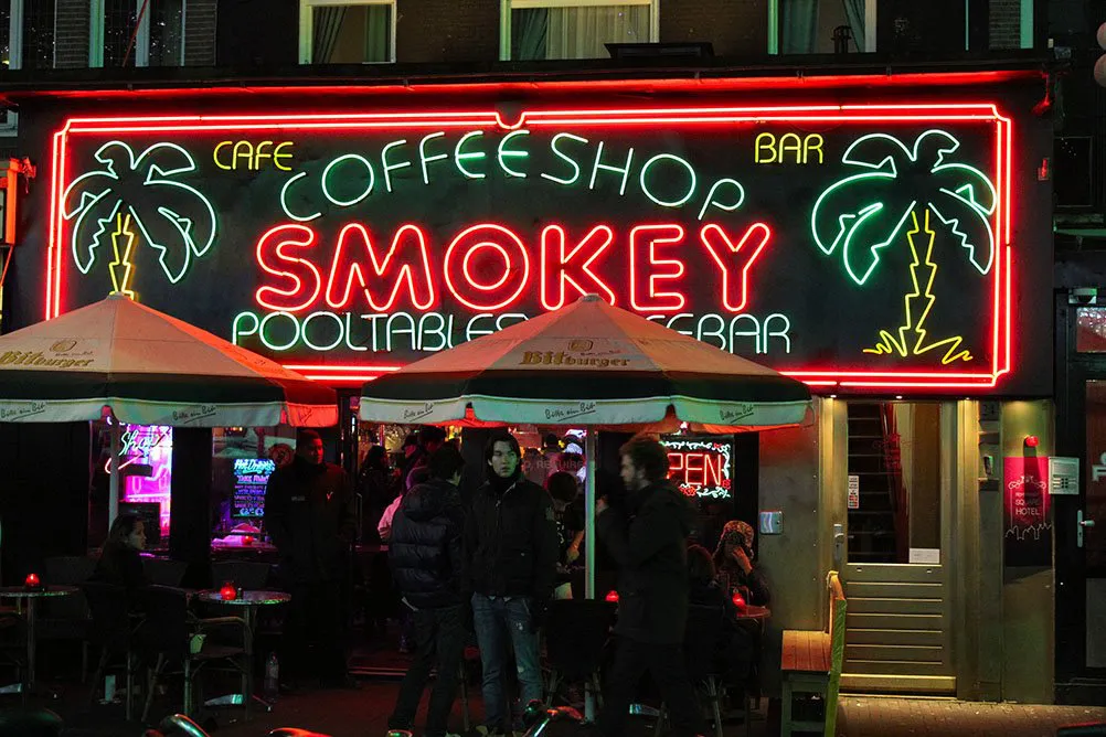 visita a um Coffeeshop em Amsterdam visita a um Coffeeshop em Amsterdam