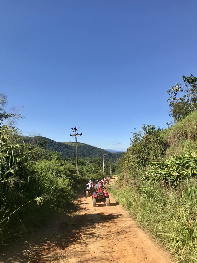 Passeio de quadriciclo em Penedo