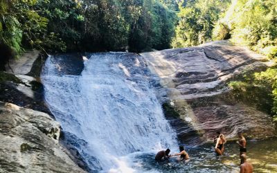 Os passeios refrescantes nas Cachoeiras de Penedo