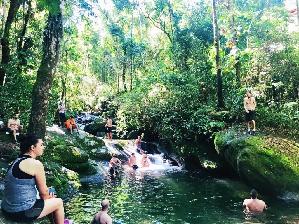 Cachoeira Poço das Esmeraldas em Penedo