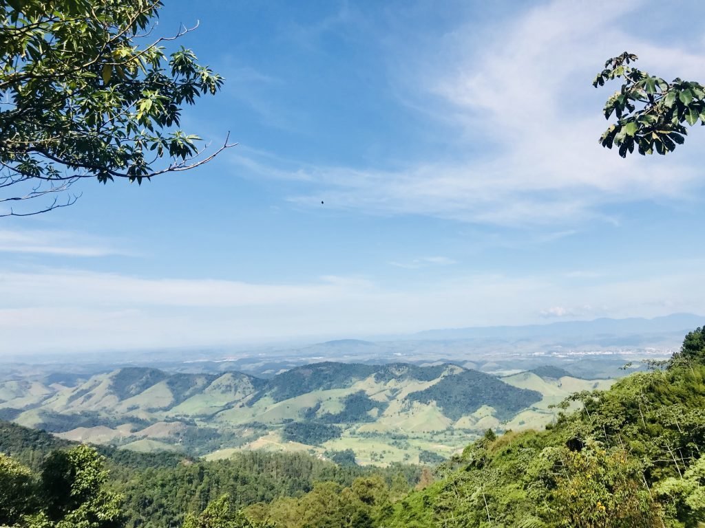 parada em um dos mirantes da estrada - Visconde de Mauá