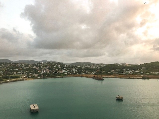 Chegando de navio em Antigua