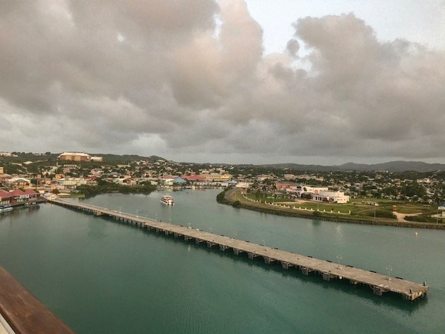 Chegando de navio em Antigua