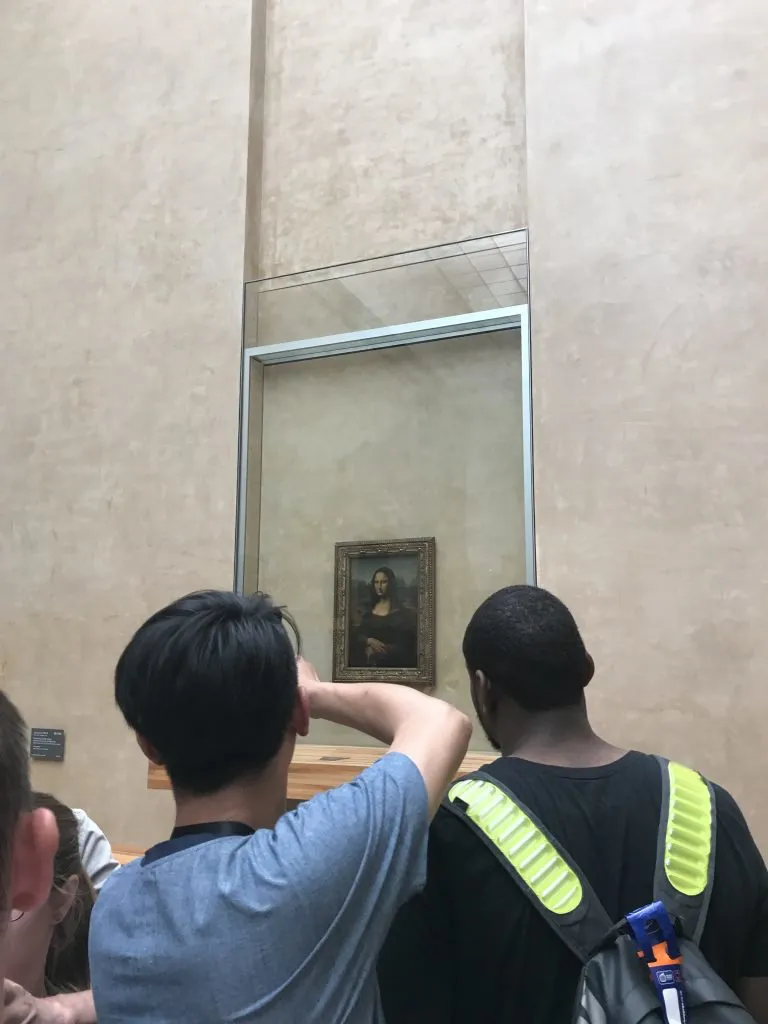 Conhecendo o museu do louvre - Monalisa Conhecendo o museu do louvre - Monalisa