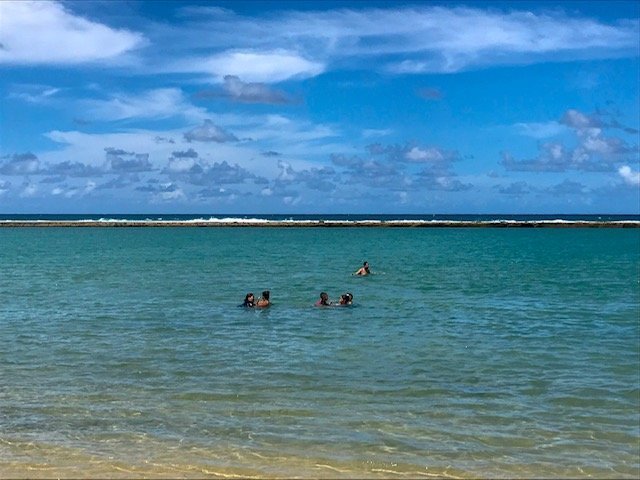 Praia Da Gamboa E Os Arrecifes