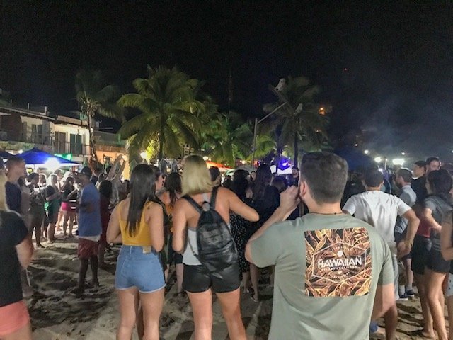 Luau Na Segunda Praia o que fazer em morro de são paulo