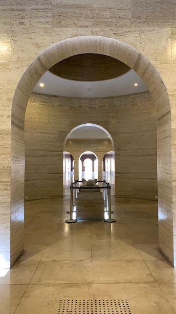centro do obelisco por dentro