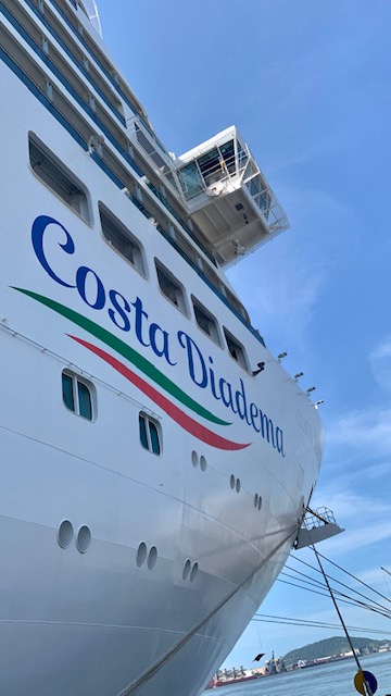 Viajar no Costa Diadema