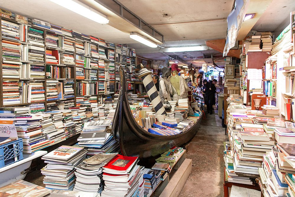 livraria aqua alta